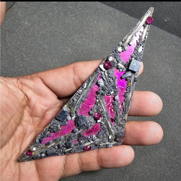 Abstartct Hand Made Artist Signed Artistic Brooch Pin Pink And Gray Triangular - Picture 2 of 11